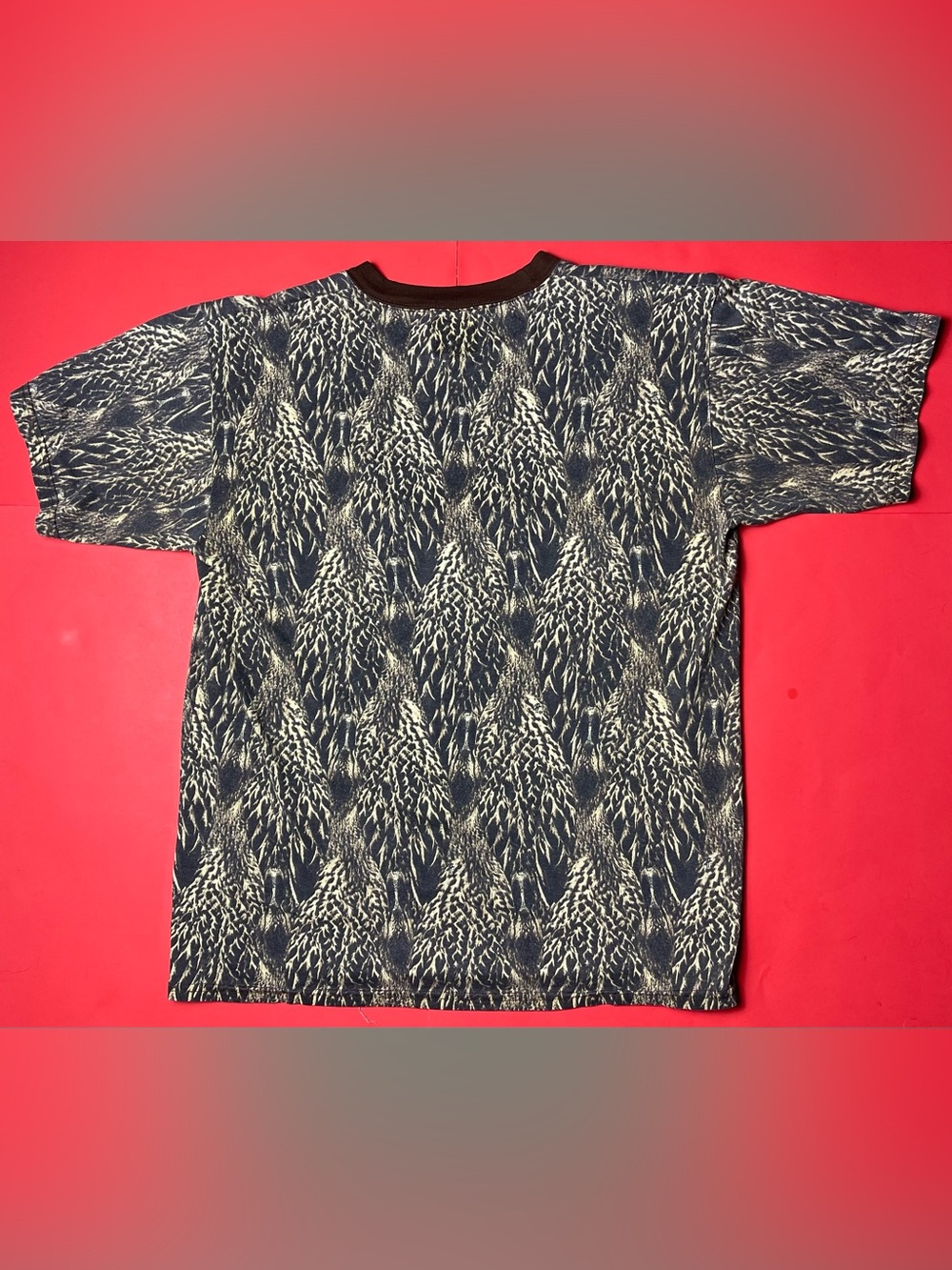 Breeze Crewneck Short Sleeve Tee in Navy Pattern - Picture 2 of 3